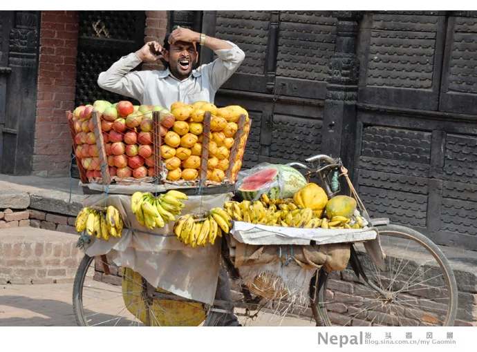 尼泊尔鲜活集市人人都爱街头小吃