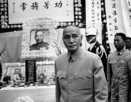 令人震惊不已:一生未暴露身份的地下党竟是他?