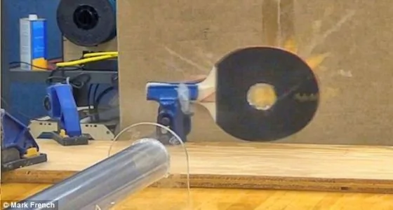 科學家實現乒乓球以超音速射出可穿透球拍(組圖)