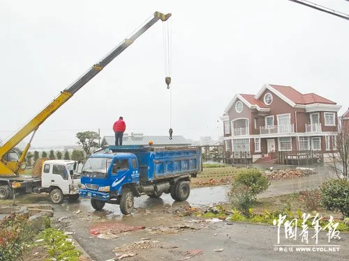 上海浦东副区长“2600平米豪宅”围墙被拆