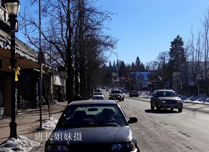 探秘美国神山仙镇 意外发现市政府门脸有点囧