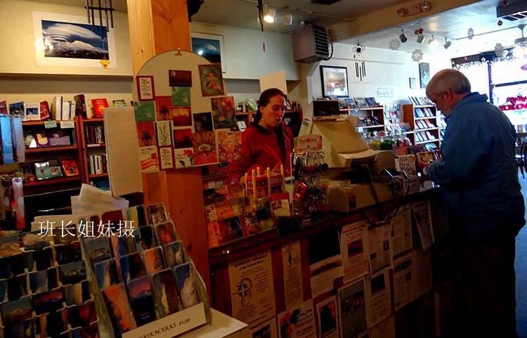 探秘美国神山仙镇 意外发现市政府门脸有点囧