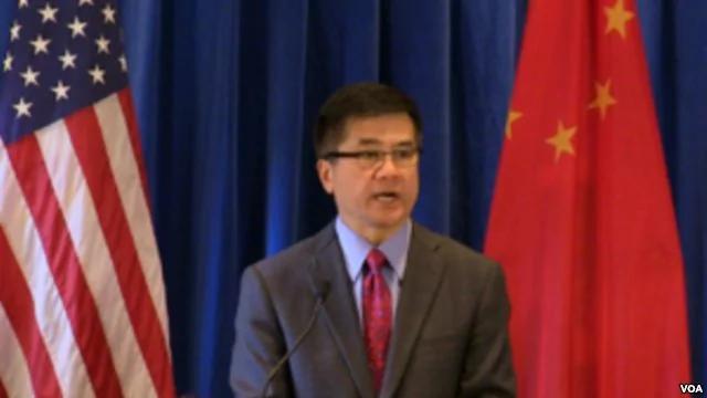 美国驻华大使骆家辉近日宣布新的签证申请系统(美国驻华大使馆图片)