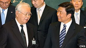 李源潮和米倉弘昌（左）（2011年5月）