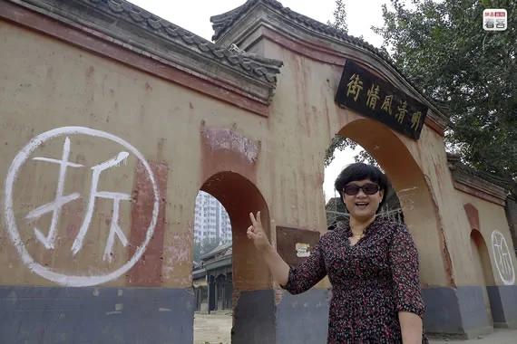 令人哭笑不得的中国式合影