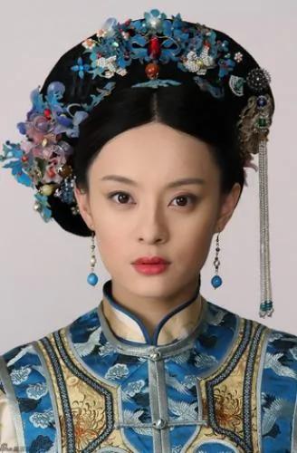 解读《甄嬛传》中 清代宫廷服饰