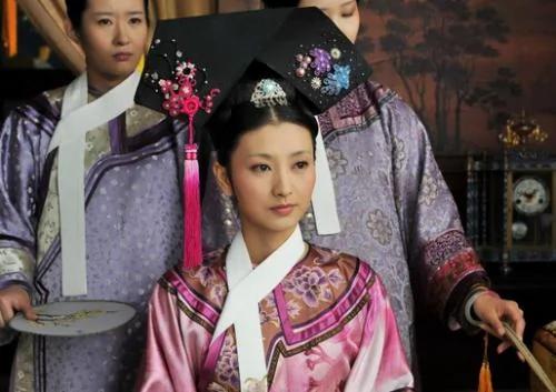 解读《甄嬛传》中 清代宫廷服饰