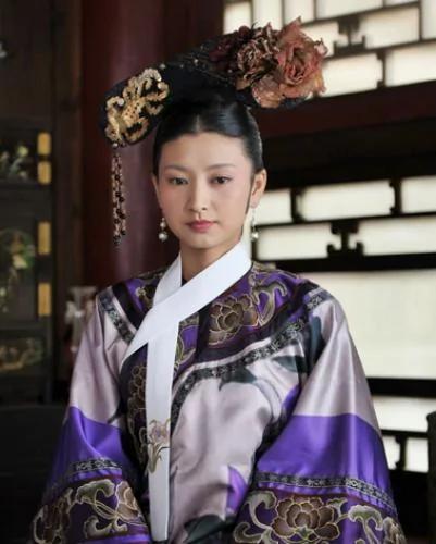 解读《甄嬛传》中 清代宫廷服饰