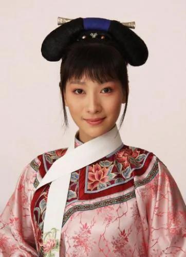 解读《甄嬛传》中 清代宫廷服饰