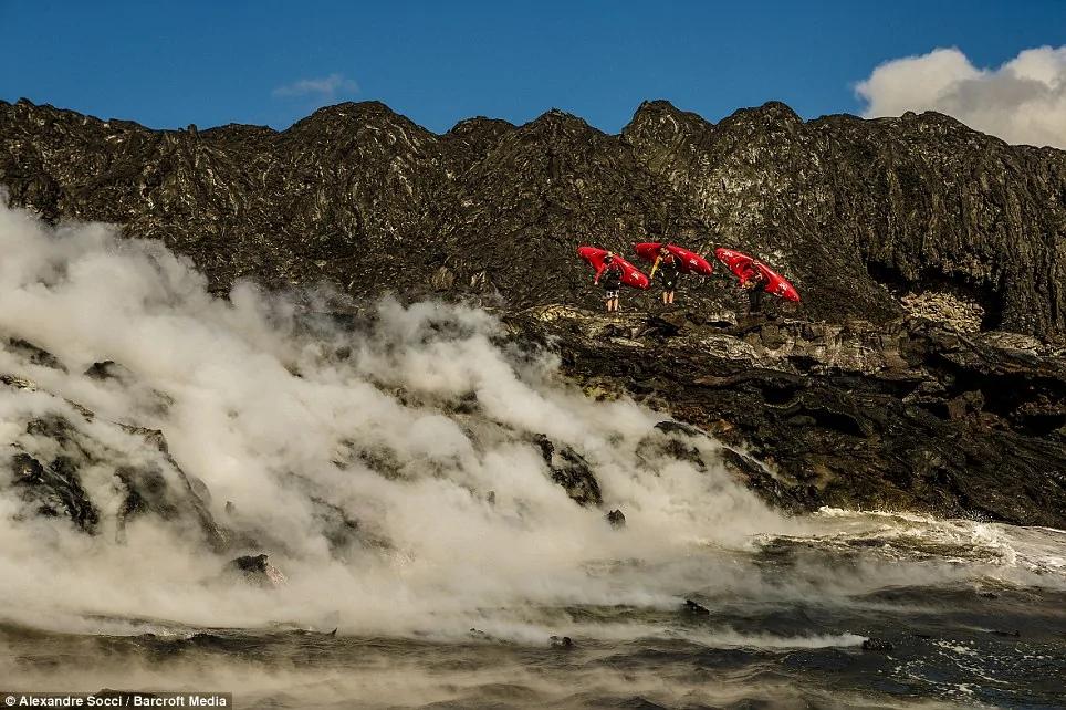 惊心动魄!巴西勇士乘皮划艇探险喷发火山