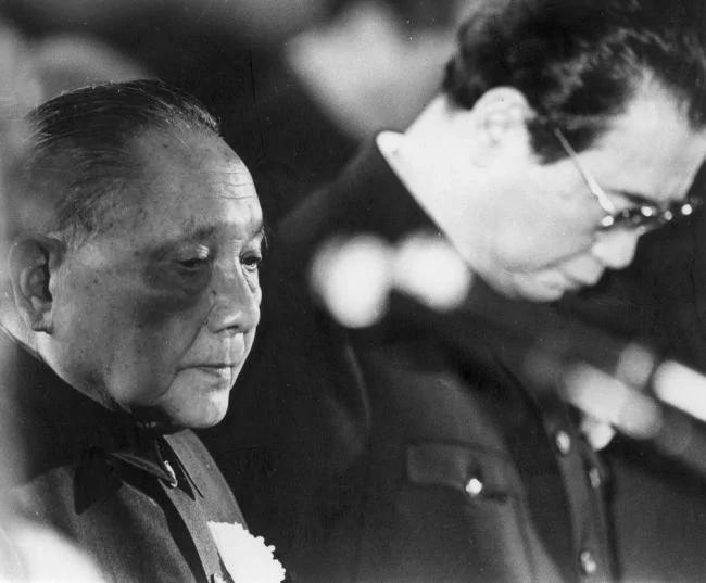89年胡耀邦追悼会:邓小平李鹏赵紫阳出席
