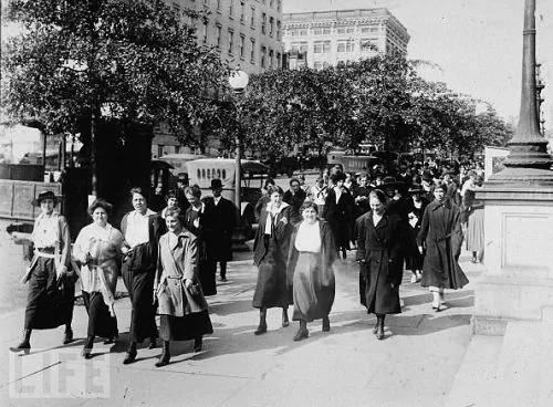 1918年世界恐怖大流感的图片记录 最新估计死亡约为1亿