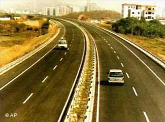 Autobahn Shenzhen-Shantou in der chinesischen Provinz Guangdong(Juni1997)
