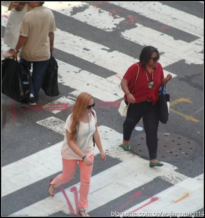 在美國紐約行人怎麼過馬路
