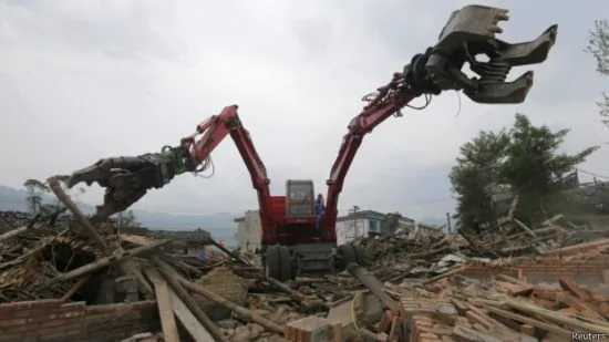 雅安芦山地震救援行动。