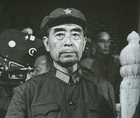 戏尽人生的周恩来 和毛泽东最后的斗争