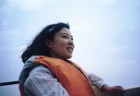 19年前美麗的清華女生朱令。