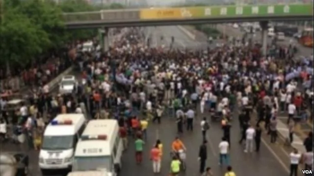 北京發生大規模群體事件(美國之音東方拍攝)