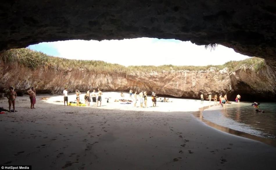 墨西哥轰炸废墟变旅游胜地:海水清澈景色秀美(高清组图)