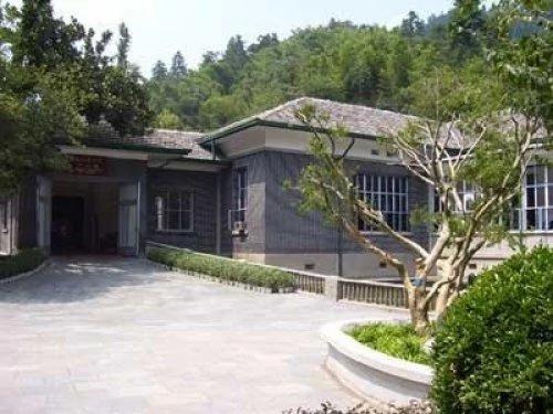 毛的15栋别墅与饿死3860万人