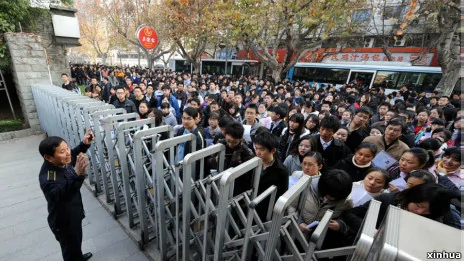 中国报考公务员的人数逐年增加
