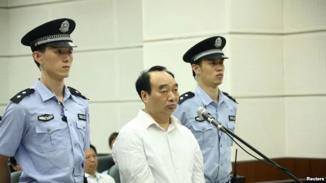 雷政富6月19日出庭受审

