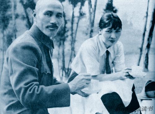 蒋介石与宋美龄浓情照片