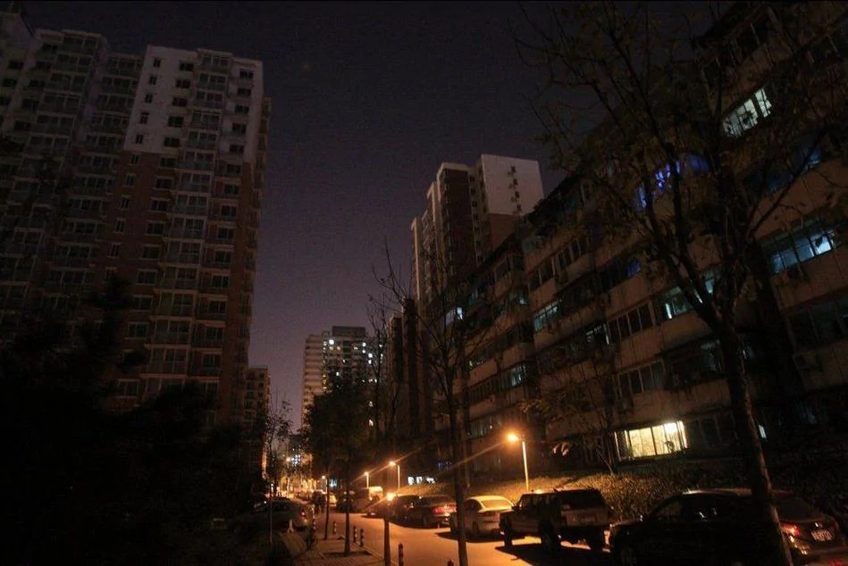 北京一小區上千套房沒人住夜晚黑漆漆成「鬼城」(組圖)