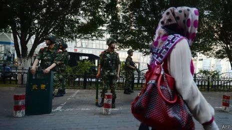 在新疆的中共軍警時時處於嚴密戒備狀態。