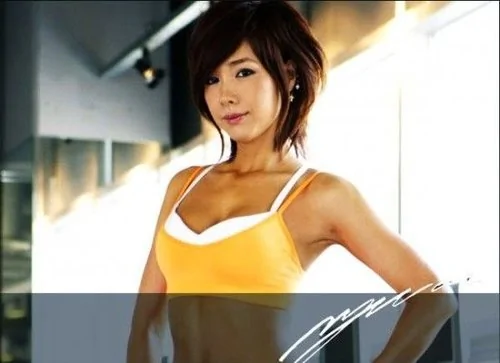 46岁韩国妈妈身材惊人靠健身跻身富豪行列(组图)