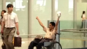 受治安人员殴打致残、在北京机场炸伤自己的冀中星。