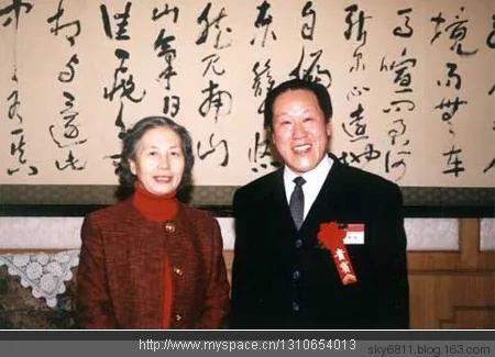 毛的女人们 张玉凤、张玉梅姐妹俩侍候一个男人