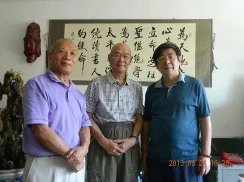 1300人写成的《血的神话》