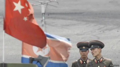 鴨綠江中朝邊界的朝鮮士兵（10/06/2013）