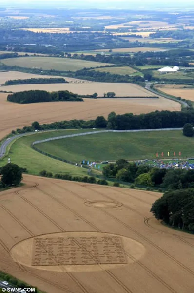 英国汉普郡出现有史以来最复杂的麦田怪圈