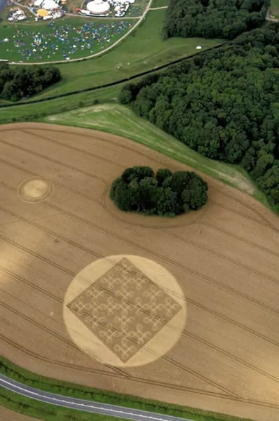 英國漢普郡出現有史以來最複雜的麥田怪圈