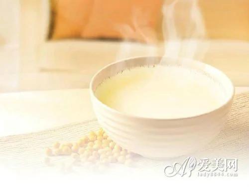冬季进补喝豆浆 4个豆浆搭配 驱寒又暖胃