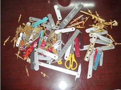 重慶開縣一小學將學生玩具刀當危險品