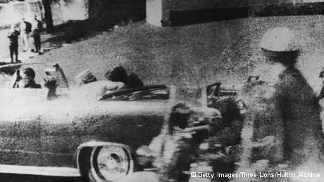 历史上的今天 肯尼迪遇刺案阴谋论：肯尼迪1961年演讲警惕秘密社团