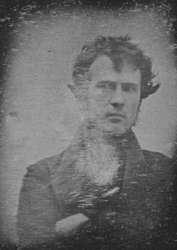 史上第一张自拍照曝光 拍摄于1839年