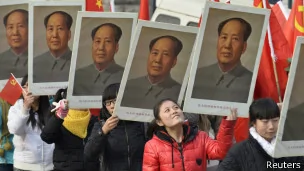 中国人举毛泽东像