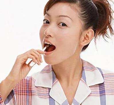 日常刷牙的几个错误方式