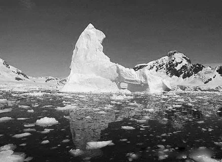 美國海軍上將在南極地下發現了地心人