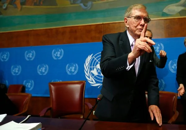 负责调查朝鲜侵犯人权状况的联合国调查委员会主席、已经退休的澳大利亚法官迈克尔·唐纳德·柯比在周一于日内瓦举行的新闻发布会后。