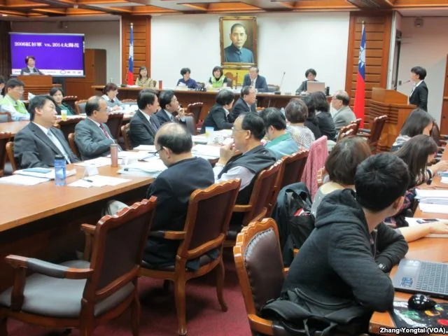 台灣立法院4月2號召開的教育及文化委員會(美國之音張永泰拍攝)