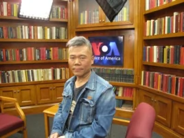 2012年11月9日，中國左派學者司馬南在美國之音接受採訪(美國之音王南拍攝)