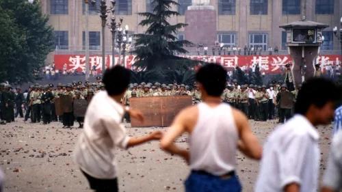 美媒揭秘:六四大屠杀激怒成都人涌上街头与警激战