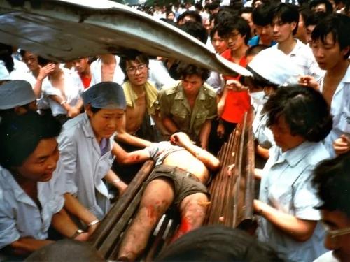 美媒揭秘:六四大屠杀激怒成都人涌上街头与警激战
