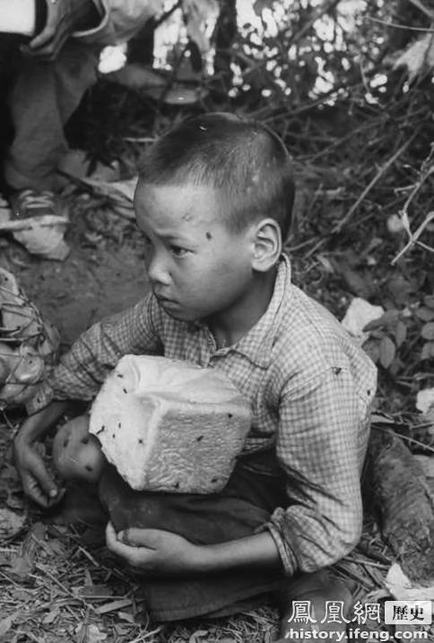 62年大逃港:港人为救大陆饥民躺在车前阻止遣返