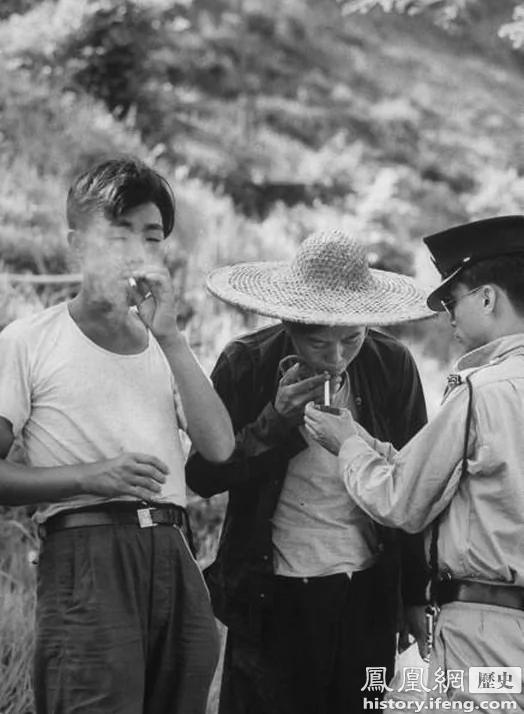 62年大逃港:港人为救大陆饥民躺在车前阻止遣返